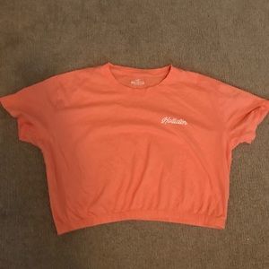 cropped hollister tee (NEW!!)
